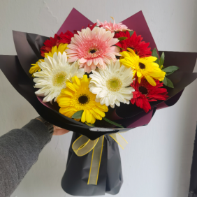  Ödemiş Çiçek Siparişi Renkli Gerbera Buketi